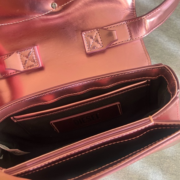 RARE diesel 1DR bag in pink. Comes with original tags, long strap + dustbag - Picture 3 of 4